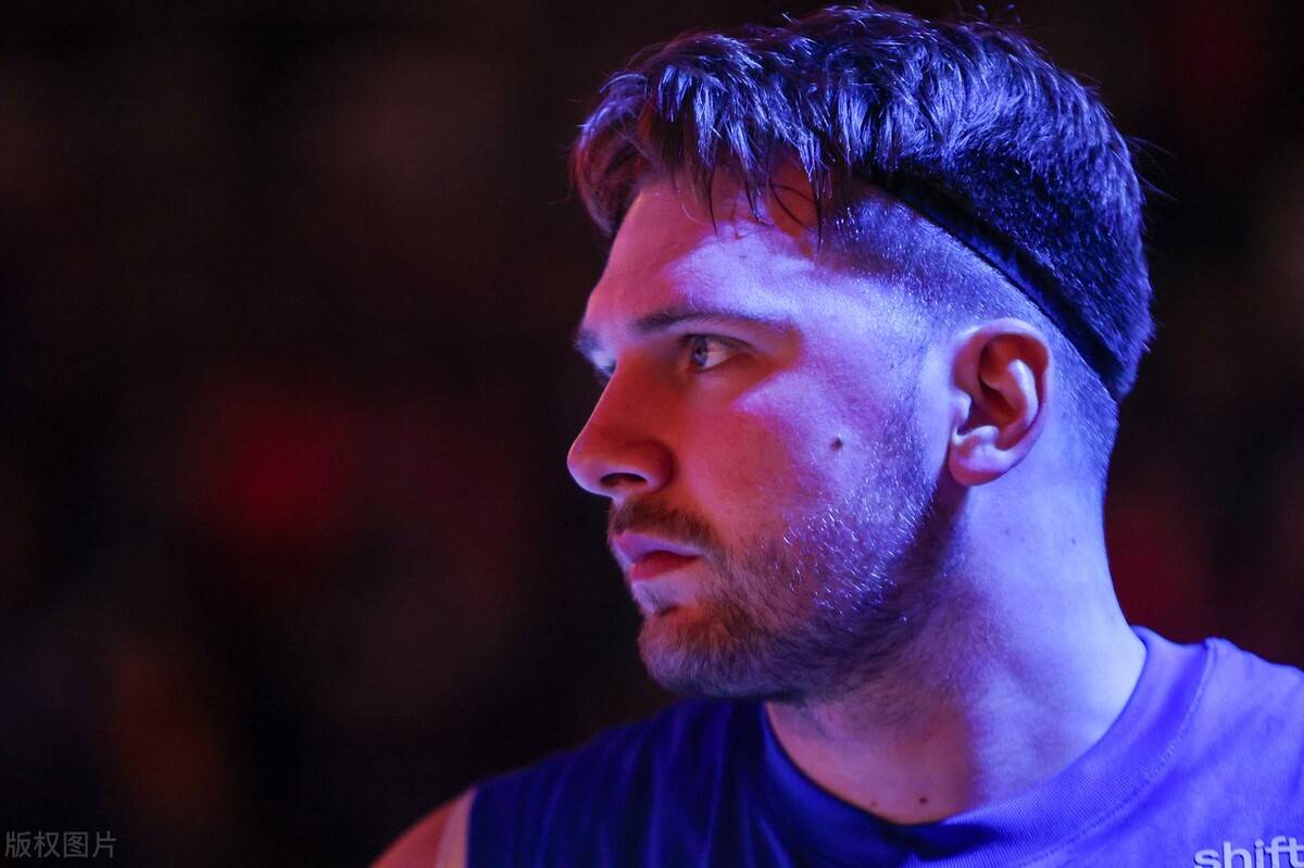 最后时刻胜出引发热议!,东契奇在FPX比赛中表现优异观众掌声雷动的简单介绍-九游游戏