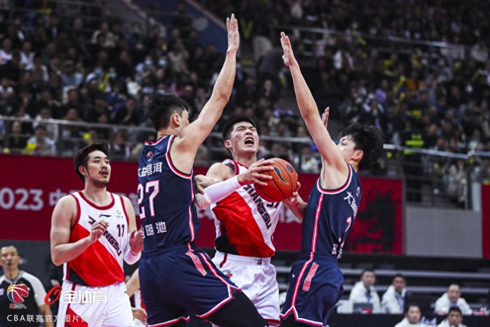 包含官宣日CBA季后赛焦点战，里尔完成伤情更新，目标明确，球队文化被再次提及的词条-九游游戏